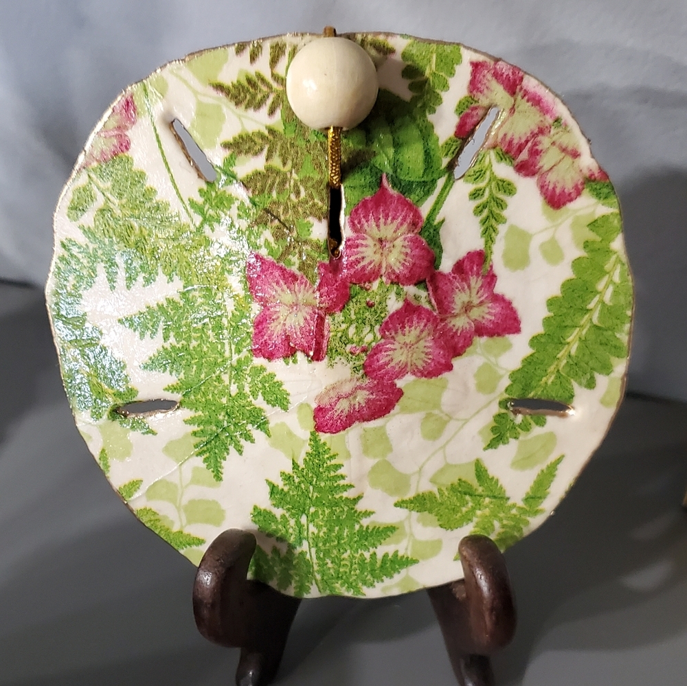 Handcrafted Garden Fern Sand Dollar Ornament ⚜️💚⚜️